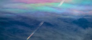 Foto aereo nuvola arcobaleno