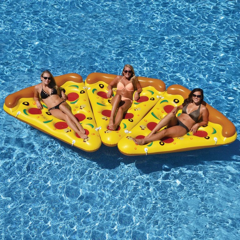 La fetta di pizza galleggiante è tutto quello di cui hai bisogno la prossima estate