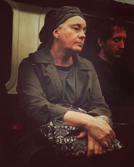 16th Century Tube Passengers, di  Matt Crabtree