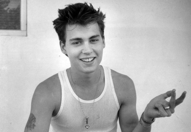 15 foto di Johnny Depp che ti faranno sciogliere, per il suo 53° compleanno
