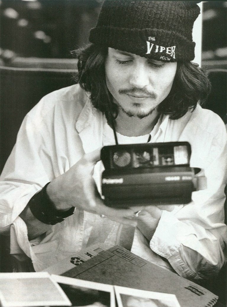 15 foto di Johnny Depp che ti faranno sciogliere, per il suo 53° compleanno