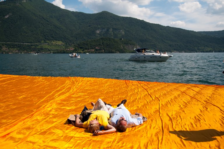 Siamo stati a The Floating Piers, ed è fantastico