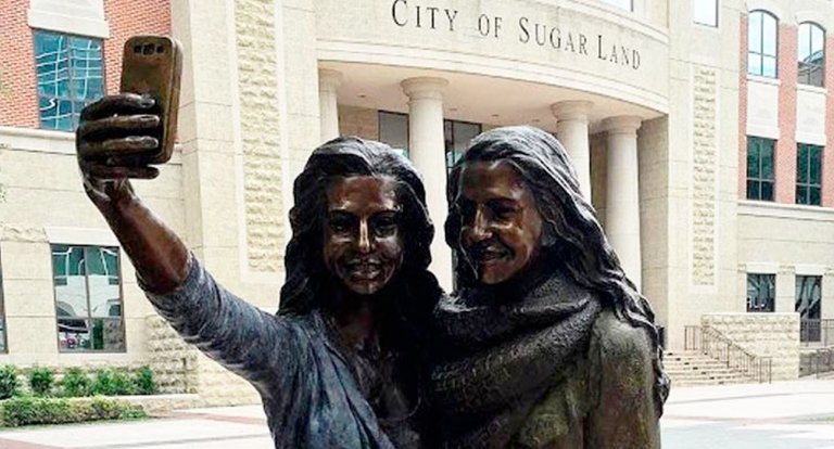 Statua selfie texas