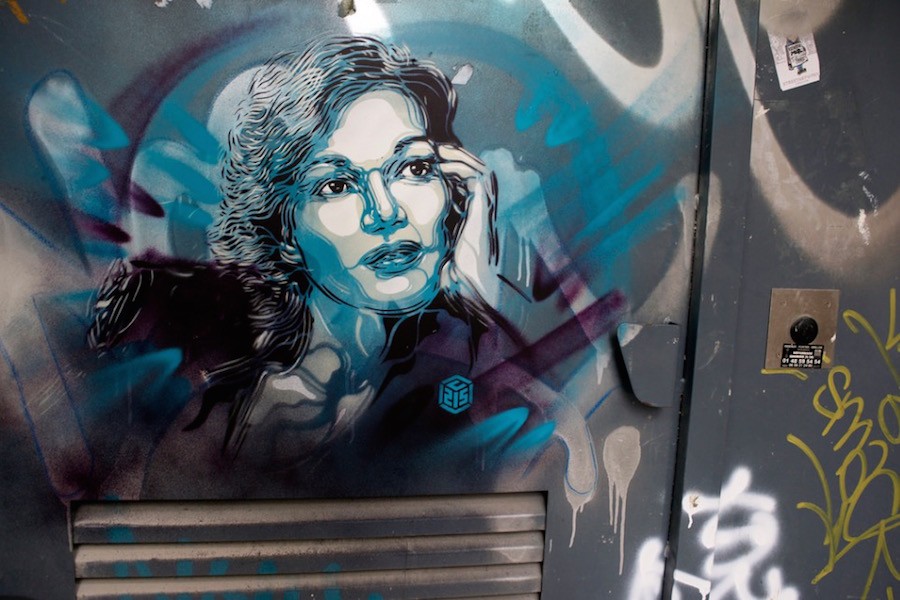 Le più importanti donne della storia ritratte da C215