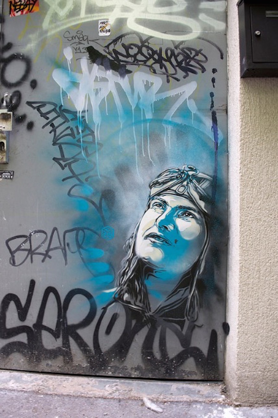 Le più importanti donne della storia ritratte da C215