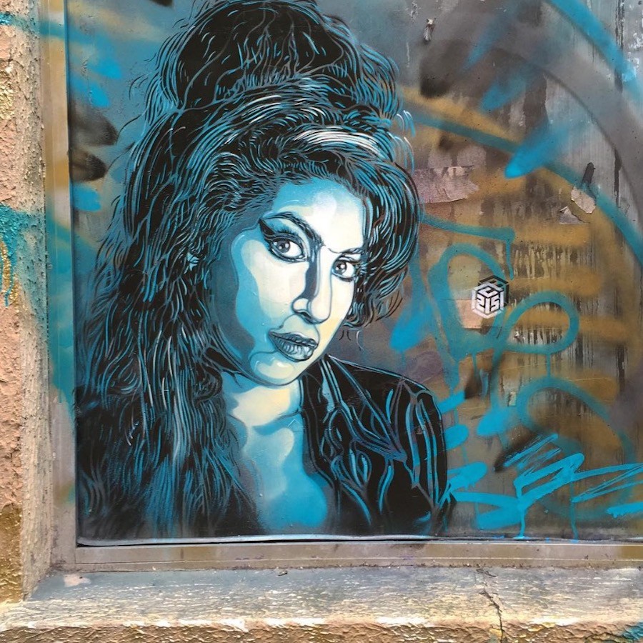 Le più importanti donne della storia ritratte da C215