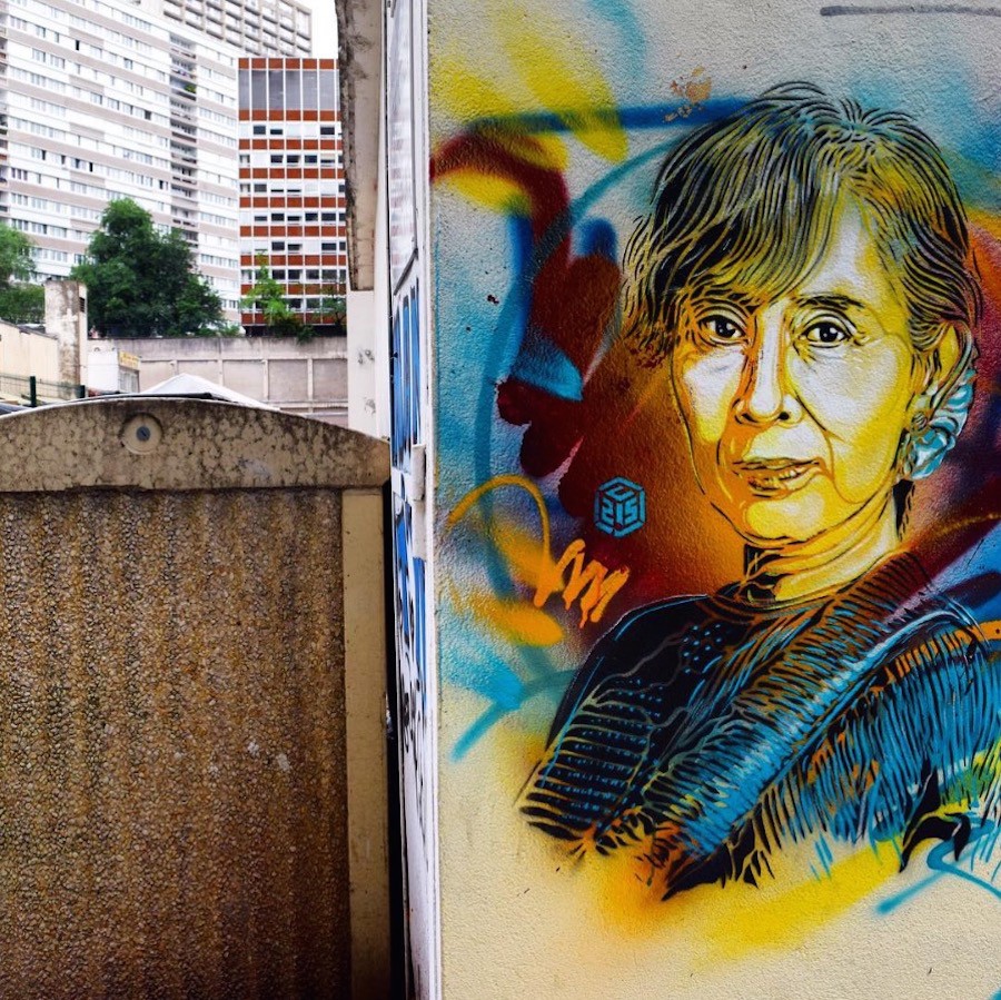 Le più importanti donne della storia ritratte da C215