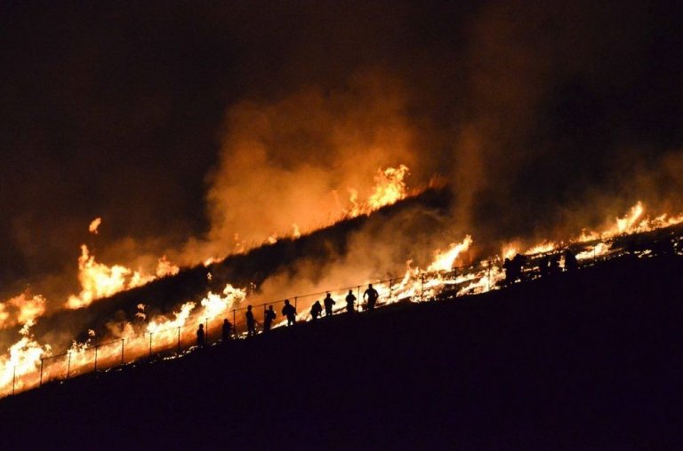 Il festival della montagna incendiata