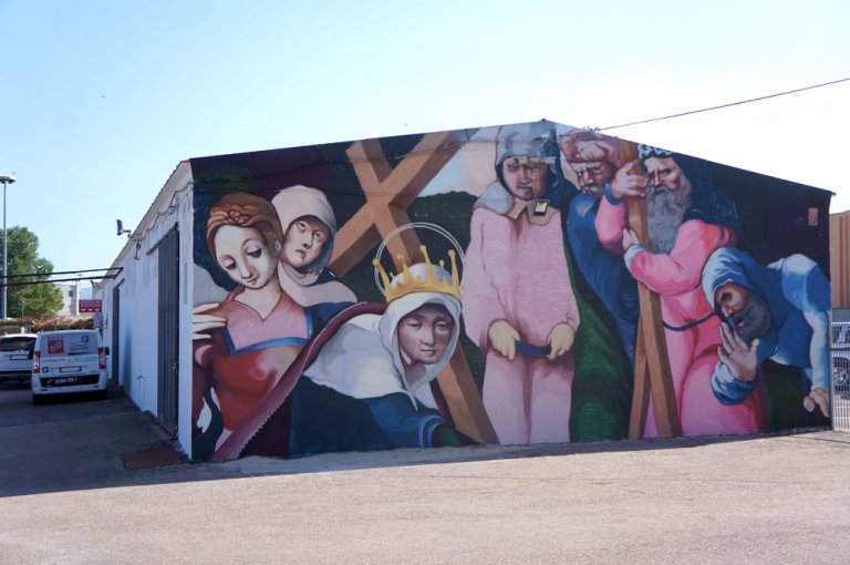 Uno street artist ha riprodotto un capolavoro dell’arte sarda in un parcheggio di Olbia