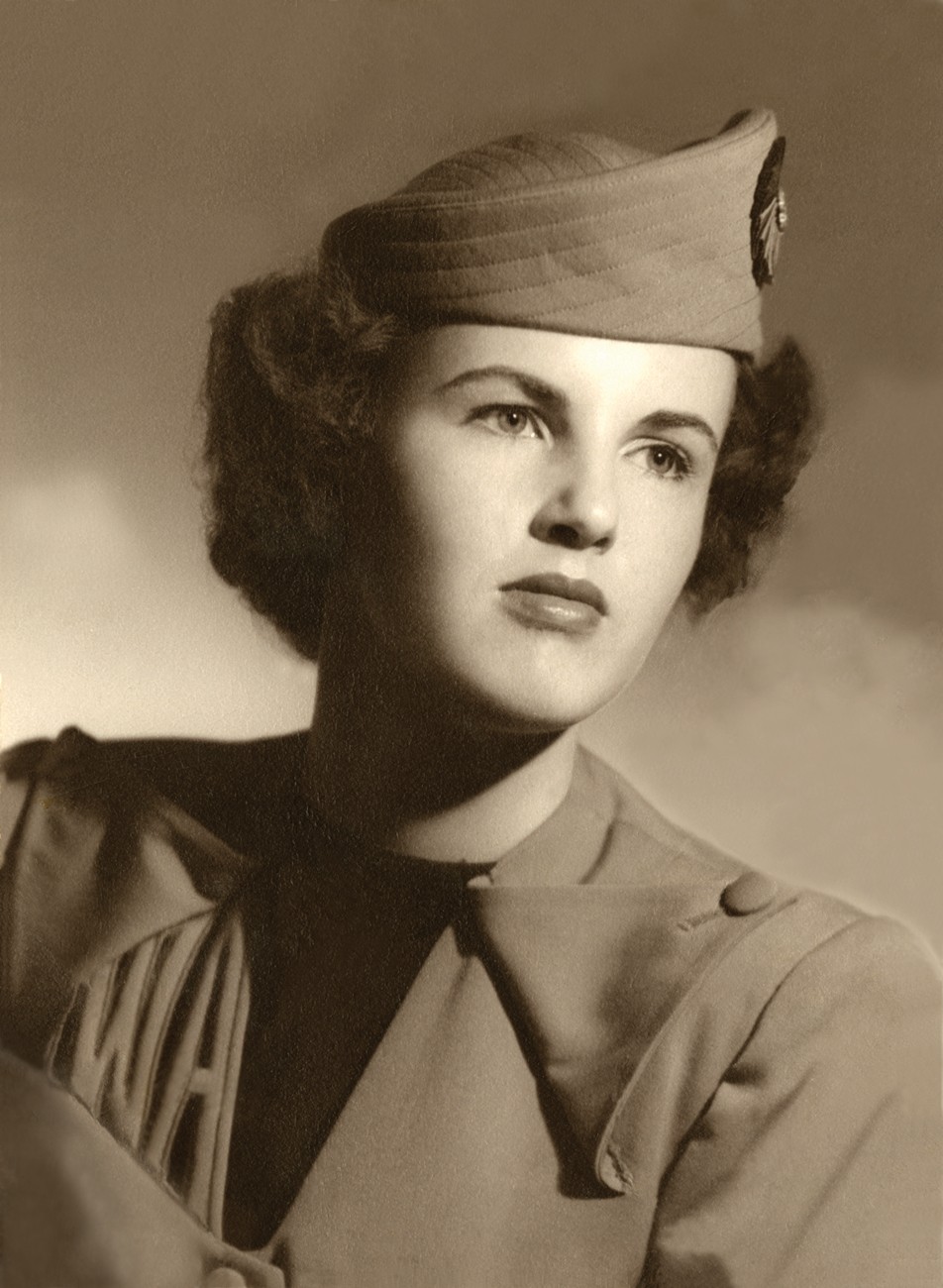 Transcontinental & Western Air hostesses in uniform by Howard Greer  c. 1949 Photo credit: SFO Museum/ Estate of Audrey McNamara Nevis