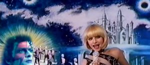 Video trash raffaella carrà