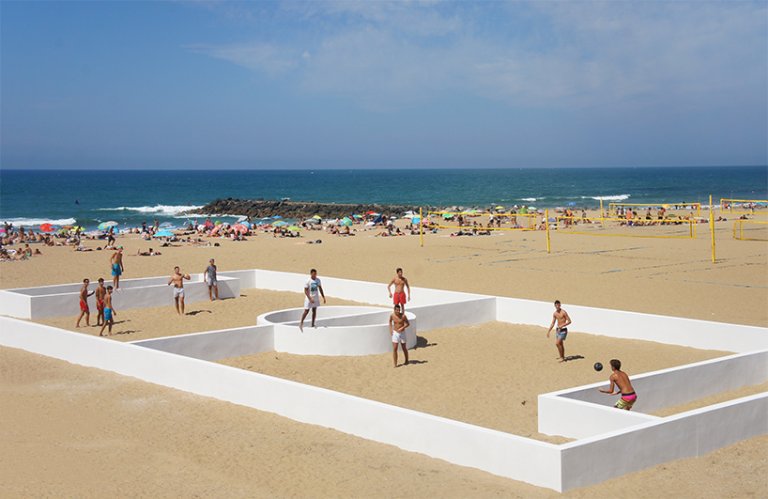 Benedetto bufalino terrain de sport sports field anglet beach france designboom