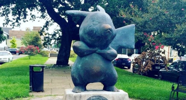 Pikatchu monumento