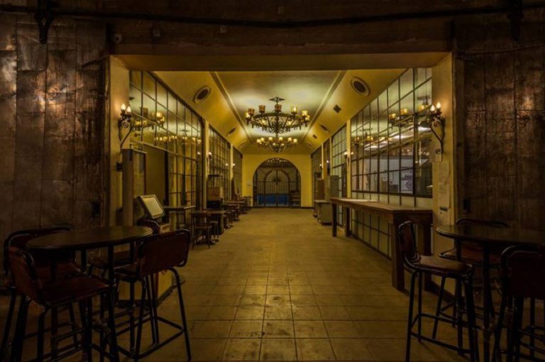La bellissima sala da bowling del