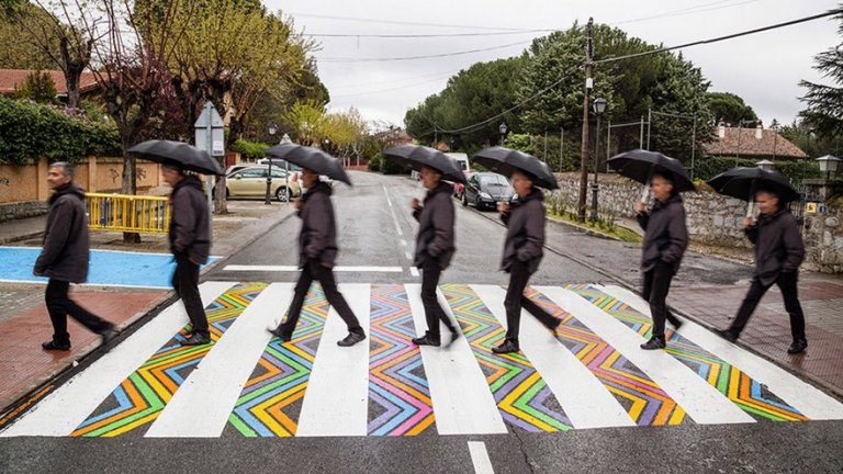 Le strisce pedonali colorate di christo guelov