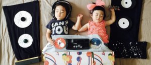 Gemelli dormono dj