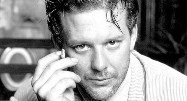Tanti auguri a Mickey Rourke, il più bello di tutti prima che si scombinasse la faccia