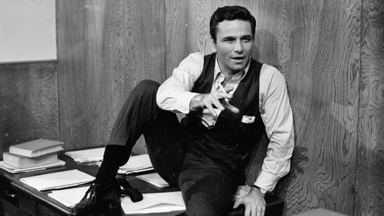 4th October 1965:  American actor Peter Falk, best known for his role as TV detective Columbo.  (Photo by Harry Benson/Express/Getty Images)