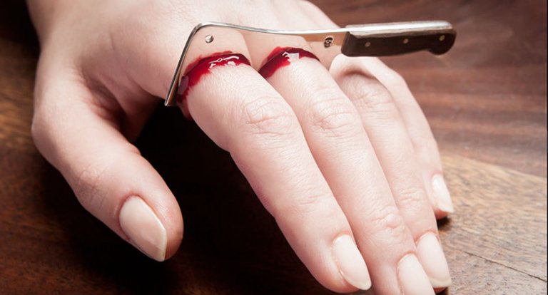 anello mannaia halloween