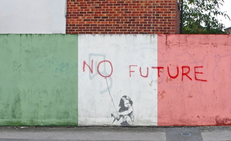 I giovani italiani non hanno futuro e dovrebbero trasferirsi in Romania