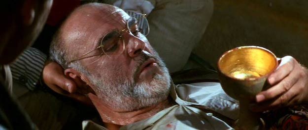 Spielberg pensò che l'unico personaggio che potesse fare da padre a Indy fosse il James Bond originale, Sean Connery.  Tutto questo nonostante tra Sean e Harrison Ford ci siano solo 12 anni di differenza.