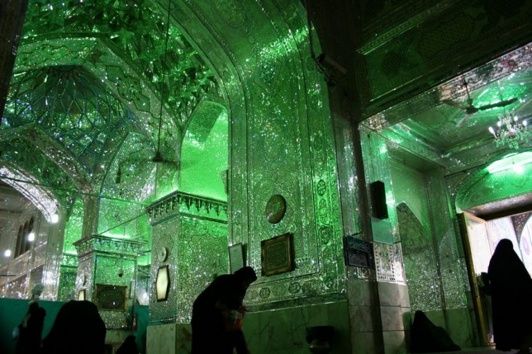 Questa moschea è talmente bella che sembra provenire da un altro pianeta