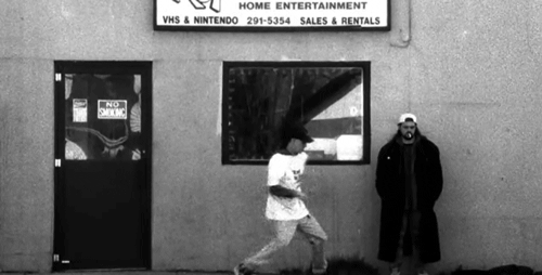 Il meglio dei 90s meno commerciali: Jesus Lizard, Alice in Chains, Bad Religion, Soul Asylum, Corrosion of Conformity, Girls Against Boys. Una playlist che spacca anche nel 2016, fidatevi.