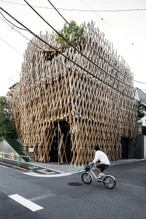 SunnyHills (cake shop).
Architetto: Kengo Kuma & Associates, 2013.
Tokyo, Giappone.
Foto: Ste_Peg, 2016.