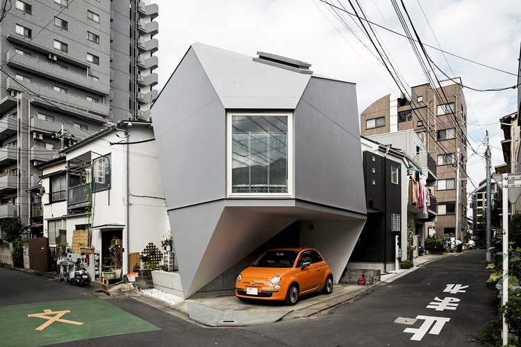 Reflection of Mineral house (edificio residenziale).
Architetto: Yasuhiro Yamashita - Atelier Tekuto, 2006.
Tokyo, Giappone.
Foto: Ste_Peg, 2016.