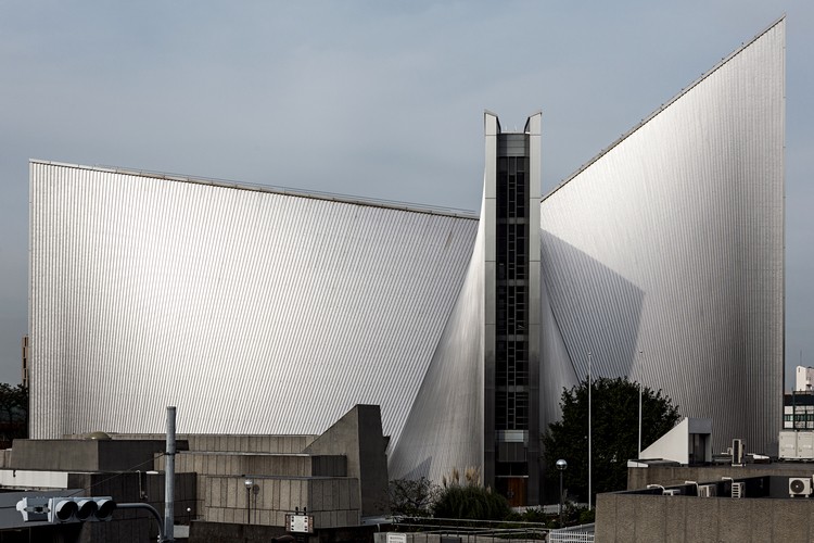Saint Mary Cathedral (chiesa).
Architetto: Kenzo Tange, 1964.
Tokyo, Giappone.
Foto: Ste_Peg, 2016.