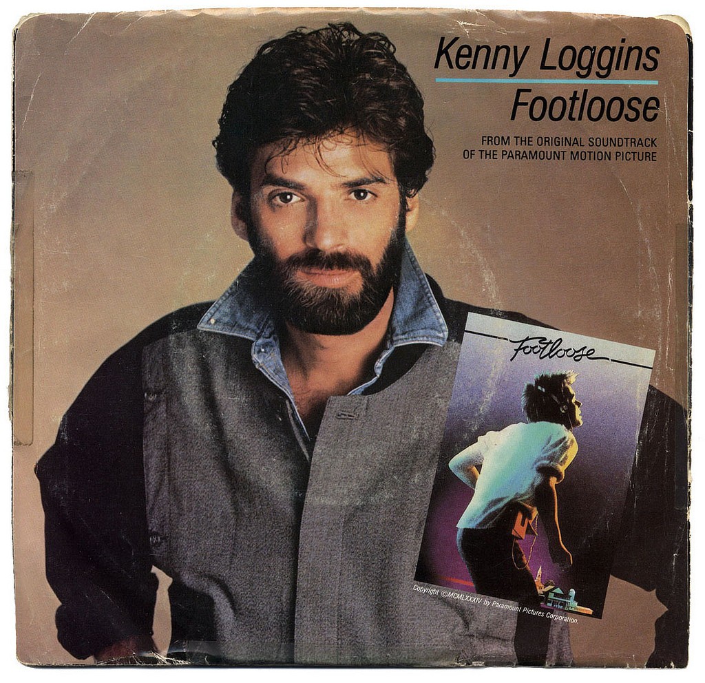 Kenny Loggins sarebbe potuto diventare il cantante più famoso al mondo negli anni '70 e '80, invece a parte alcuni pezzi incredibili piazzati nelle colonne sonore, non ha avuto il successo meritato. Però quando parte Footloose,  si mettono a ballare anche le persone che non ridono mai.