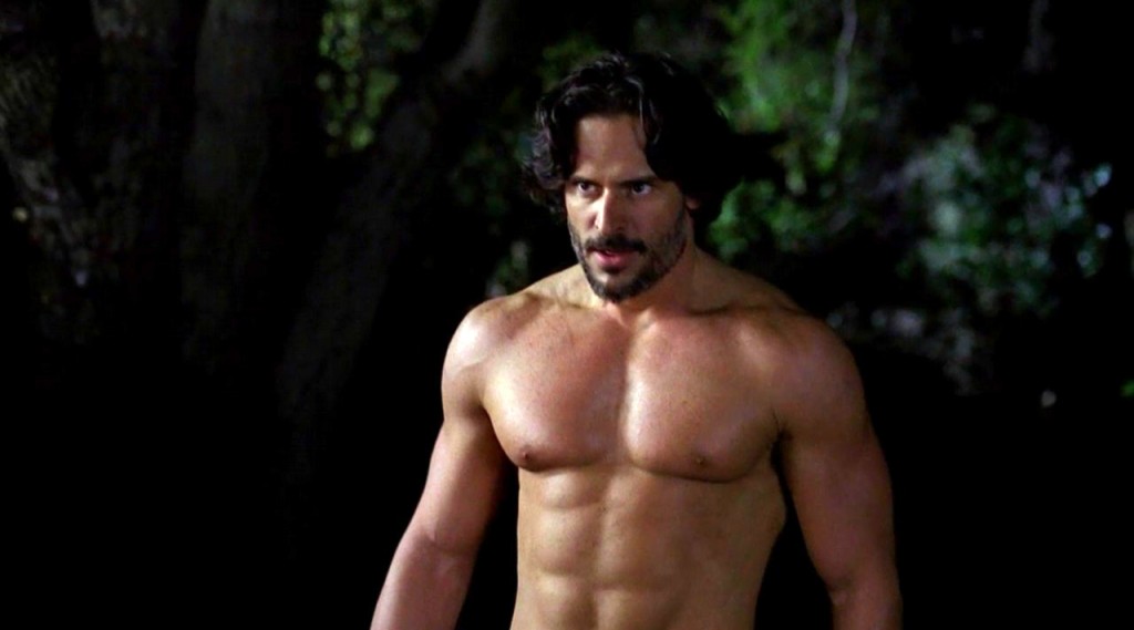 Creata nel 2008 da Alan Ball per la HBO, True Blood è una delle serie di vampiri che più hanno avuto successo negli ultimi 10 anni. Otre ad una bellissima Anna Paquin (nel ruolo di Sookie Stackhouse) potrete vedere vampiri con la tartaruga scolpita e in bella mostra, e una vasta serie di manzi. Tra orge e ammucchiate con i licantropi, True Blood vi regalerà parecchie emozioni.