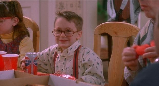 Suo fratello minore Kieran, poi diventato anch'egli un bravo attore, interpreta la parte del cugino di Kevin, Fuller, quello che bagna ancora il letto.