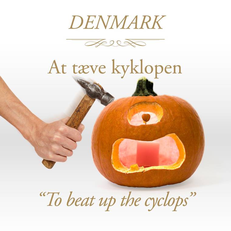 I danesi sono i più pazzi al mondo. Per loro, il pene diventa un ciclope, per via dell'occhio solo e fin qui ci arriviamo, ma perché doverlo picchiare? Forse stavamo meglio in Giappone.