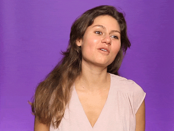 Stai rivelando cose proibitissime a qualcuno quando si abbassa di colpo la musica e ti sentono tutti.