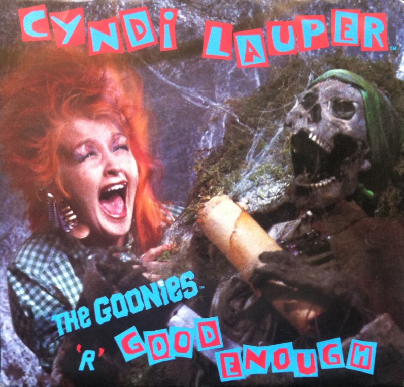 Il film non aveva certo bisogno di questo pezzo per essere indimenticabile, ma Cindy Lauper mette la ciliegina sulla torta. È bella da ballare ancora oggi.