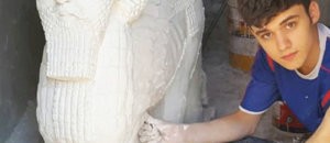 ragazzo scolpisce opere distrutte isis