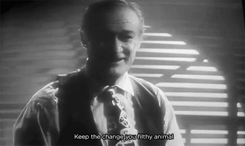 Non state a cercare su eBay o su Netflix il film "Angels with Filthy Souls", perché non esiste, è stato girato come espediente per far impaurire i ladri nel film.