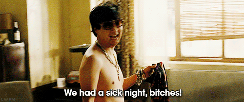 Rotta x casa di dio - Una storia degna di Giacomo Leopardi: alcuni ragazzi partono in macchina alla volta di una festa in cui vi sono buone probabilità di fare sesso, tuttavia per una serie di circostanze avverse si ritrovano a mangiare un panino all'autogrill e a sentirsi soddisfatti del proprio fallimento cosmico.