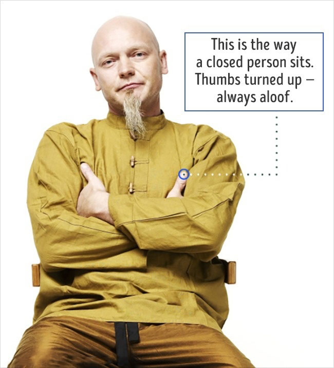 Quando un Hare Krishna intende fare brutto, mette le mani sotto le ascelle e ti guarda male. Ma questi non erano contro la violenza?