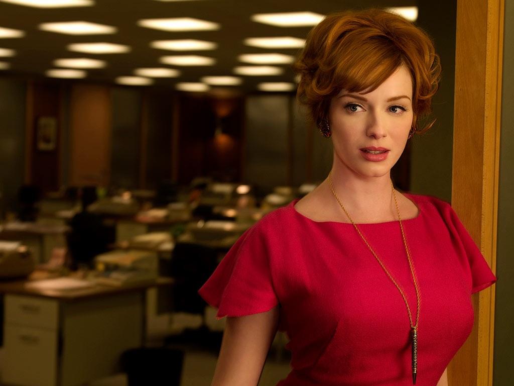 È sicuramente uno dei personaggi femminili più forti mai scritti per la tv. La segretaria della Sterling Cooper è una donna che, pur non nascondendo la sua fragilità, riesce ad affrontare la vita con carattere e decisione. Per questo sarebbe giusto regalarle uno show tutto per lei: una bellissima storia d’amore passionale che ci racconti cosa significa essere donna negli ’60 ma che sia anche in grado di scavare in questa personalità così complessa e affascinante.
