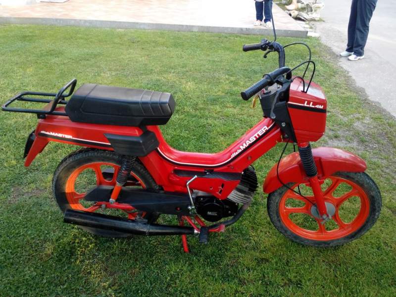 Se non avevi il Fifty o il Califfone, ti toccava il Master Atala. Era uno degli appartenenti alla categoria "vorrei la moto ma non posso"
