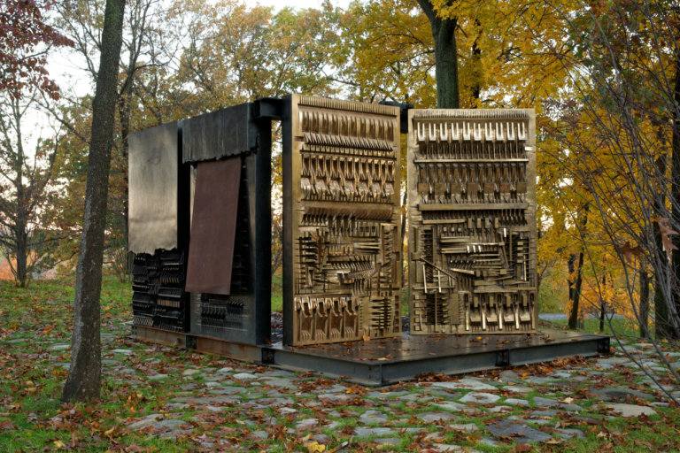 Milano festeggia i 90 anni di Arnaldo Pomodoro