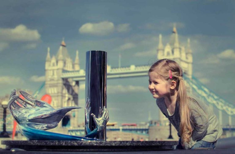 Le sculture anamorfiche di Jonty Hurwitz