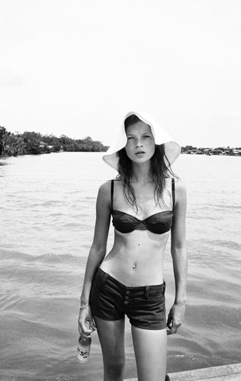 Il suo nome esteso è Katherine Ann Moss ed è nata a Croydon, in Inghilterra, nel 1974
Via