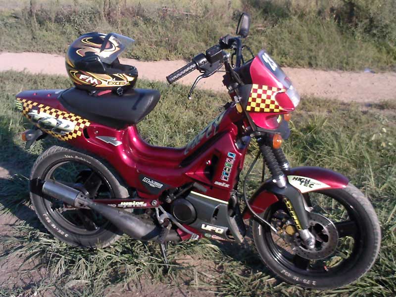Col Fifty eri uno sbruffone che al successo con le donne preferiva il rispetto degli uomini. Era un tubone fra i più venduti, andava veloce e aveva il manubrio tipico del chopper. Praticamente, la moto di chi non poteva ancora permettersi la moto. È stato pensionato onorevolmente nel 1994.