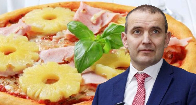 Il presidente islandese ha dichiarato che vieterebbe per legge la pizza all’ananas