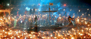 Queste foto del Festival dei Vichinghi in Scozia ti faranno venir voglia di marciare con loro