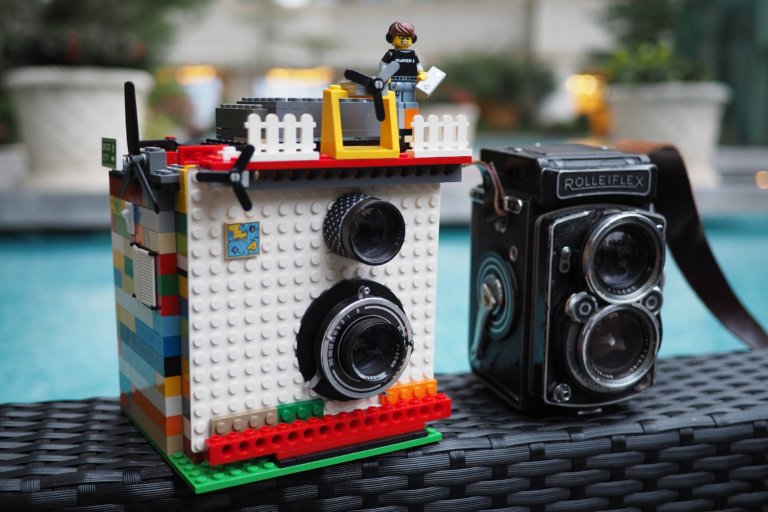 La prima fotocamera fatta di Lego funziona davvero