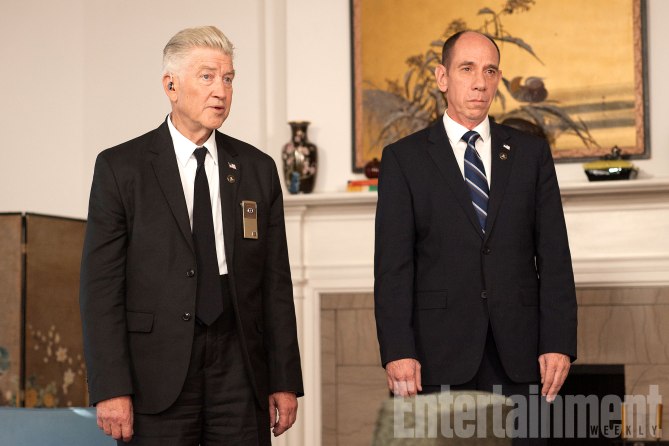 David Lynch e Miguel Ferrer, purtroppo recentemente scomparso, sono gli agenti FBI Gordon Cole e Albert Rosenfield